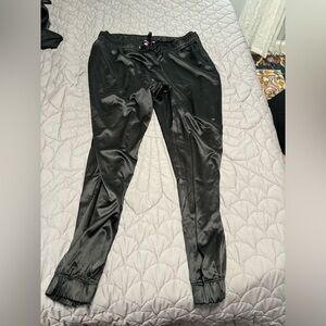 BNWT size XL black lily pulitzer shiny jogger style pant